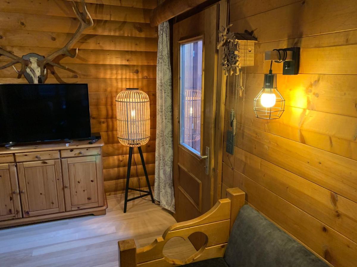 Ferienwohnungen Im Blockhaus Metzler Schwarzenberg im Bregenzerwald Buitenkant foto