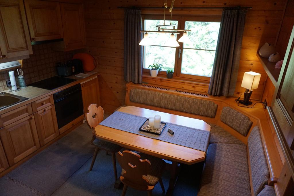 Ferienwohnungen Im Blockhaus Metzler Schwarzenberg im Bregenzerwald Buitenkant foto